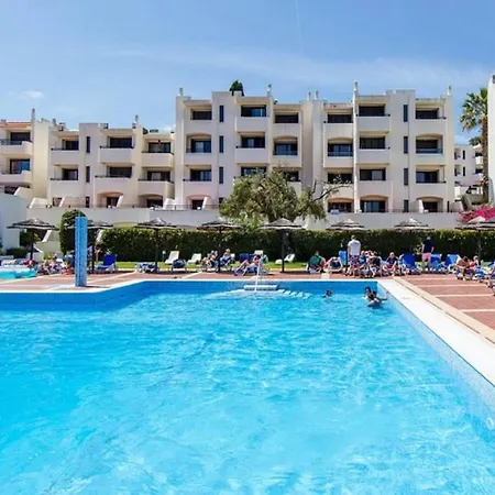 Com Piscinas E Ténis - 7 Mins Da * Albufeira