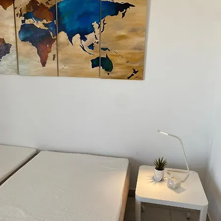 Apartment Com Piscinas E Tenis - 7 Mins Da